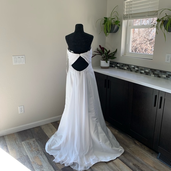 🚫SOLD🚫White Ruched Strapless Keyhole Back Beach Style Wedding Dress Sz 10 box - Picture 11 of 12